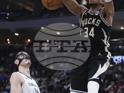 Grizzlies Bucks Basketball