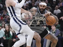 Grizzlies Bucks Basketball