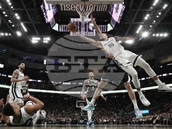 Grizzlies Bucks Basketball