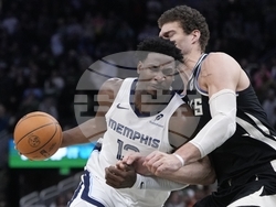 Grizzlies Bucks Basketball
