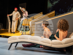 „Не забравяйте да се подпишете“ в Сатирата, снимка – Сатиричен театър