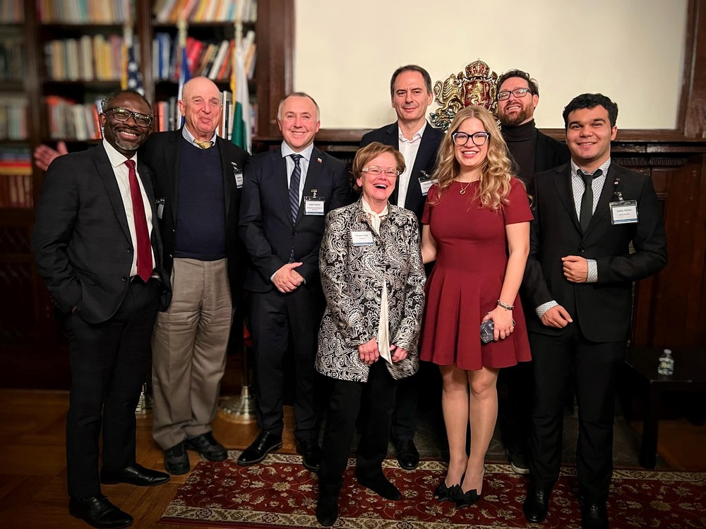 Генералното консулство на България в Ню Йорк бе домакин на годишната среща на завършилите Американския университет в България