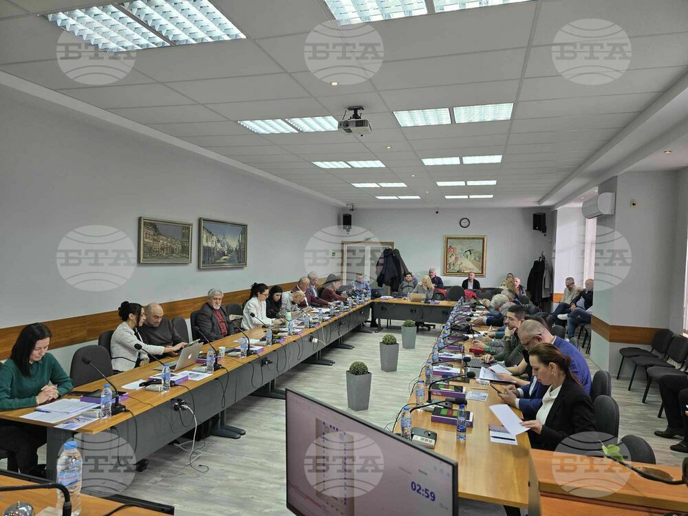 Извънредното заседание за избор на председател на Общинския съвет в Ловеч предстои, съобщи Валентина Янкова от „БСП за България“