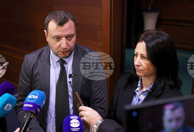 Очаквам управляващото мнозинство да бави внасянето на измененията в Изборния кодекс на второ гласуване в правната комисия, каза Петър Петров