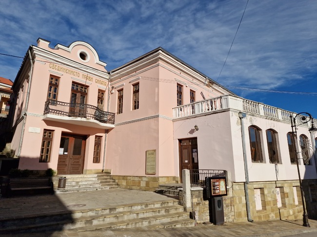 Мартенички и подаръци ще покажат в изложба базар жените от Клуба по битова култура при читалище "Надежда" във Велико Търново