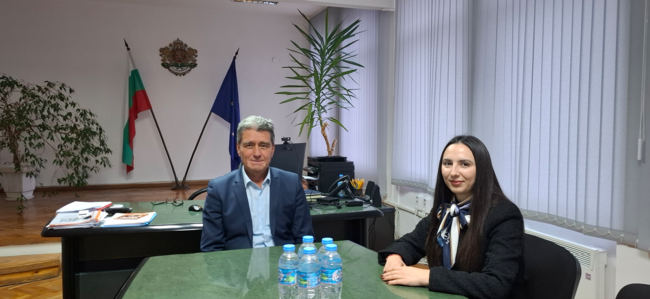Областният управител Бейнур Ахмед се срещна с народния представител Айсел Мустафова