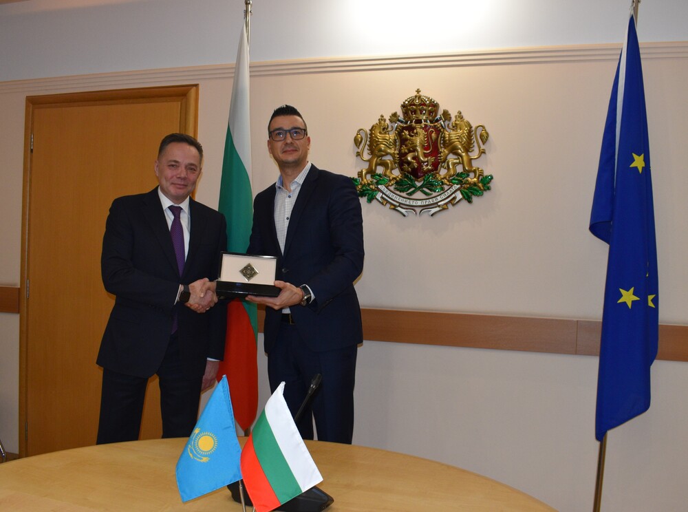 Bulgaria's Economy Minister, Kazakhstan’s Ambassador Discuss Ways to Enhance Bilateral Economic Cooperation