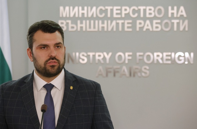 Можем да отчетем, че този казус е затворен с позитивен край, каза министър Георг Георгиев за кораба "Вежен"
