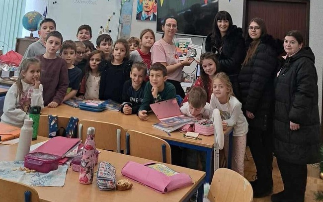 Лекторът по български език и култура в Белград д-р Радостина Стоянова гостува на училище „Св. св. Кирил и Методий“ във Виена