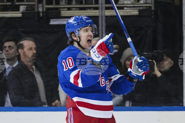 Рейнджърс спечели дербито на Ню Йорк срещу Айлъндърс в НХЛ