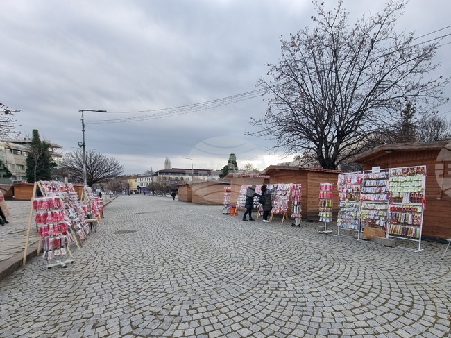 Местят мартенския пазар в Кърджали заради ремонтни дейности на площад „Освобождение“