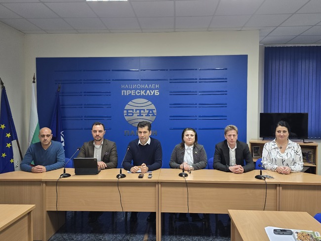 Пресконференция на партия "Продължаваме промяната" с участието на Кирил Петков