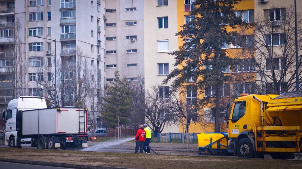 Столична община: При пълна мобилизация от Столичния инспекторат през януари са почистени наноси от над 77 хил. дка. улици в София, 1878 дка. са измити с автоцистерна