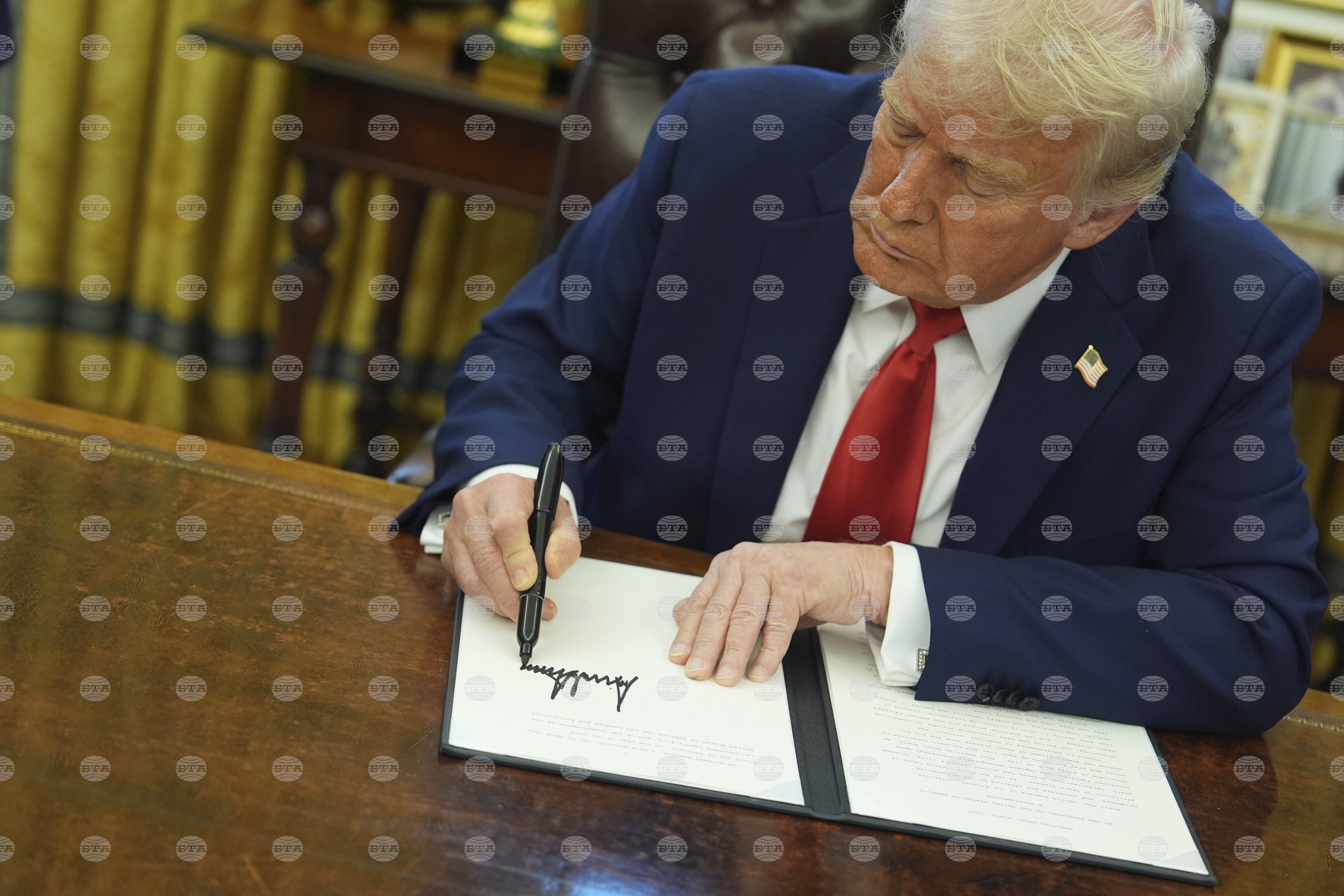 ​  Donald Trump semnează un decret prin care îngheță ajutorul american pentru Republica Africa de Sud 