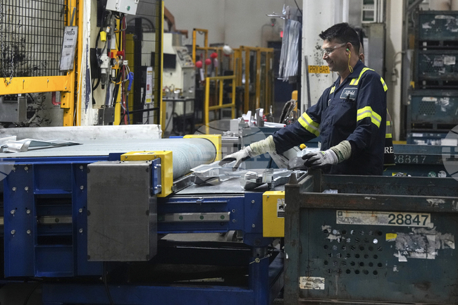 Германският доставчик на автомобилни компоненти "Вебасто" съкращава 650 работни места в страната