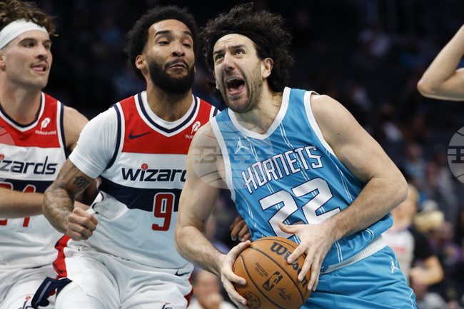 Шампионът в Евролигата Фенербахче иска да върне сърбина Василие Мицич в Европа