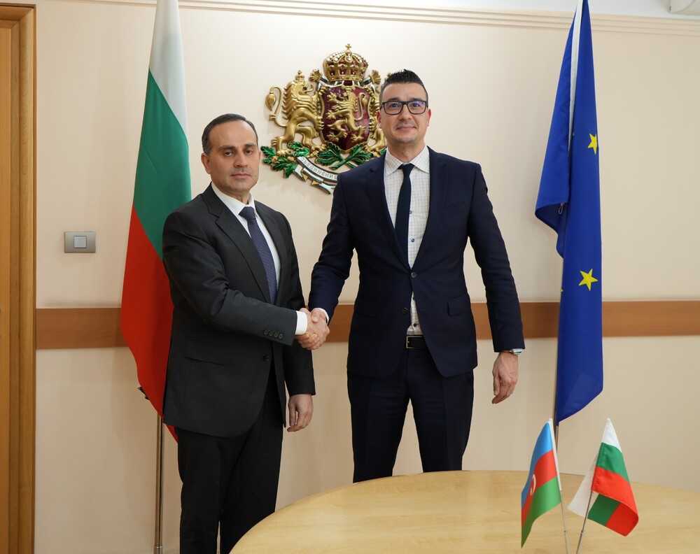 Economy Minister Dilov and Azerbaijani Ambassador Huseynov Discuss Trade and Investment Cooperation