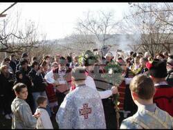 С литургия, зарязване на лози, песни, танци и пресъздаване на обичаи бе отбелязан празникът Трифон Зарезан в Щутгарт