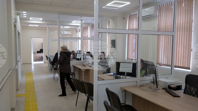 Община Лом обнови Центъра за услуги в своята сграда по програма „Красива България“