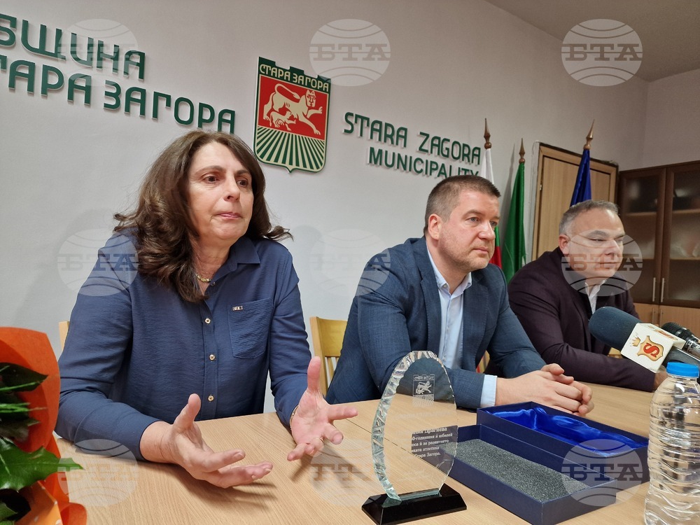 Лекоатлетката Емилия Драгиева получи почетен знак от кмета на Стара Загора