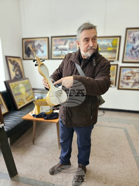 Русенец "съживява" забравени предмети и отпадъци, като ги превръща в лампи и артинсталации