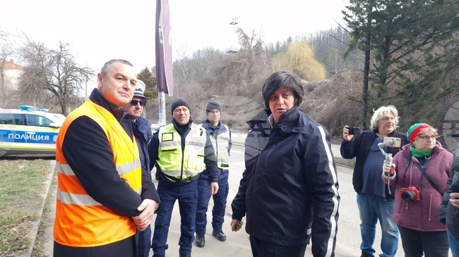 Експерти от Европейския център за транспортни политики инспектираха улица „Опълченска“ в Троян във връзка със скорошна тежка катастрофа