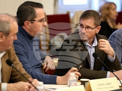 Парламент - Комисия по бюджет и финанси