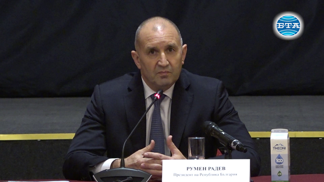  Апелирам институциите да предприемат действия срещу политическото и олигархично влияние върху съдебната власт, каза президентът Румен Радев