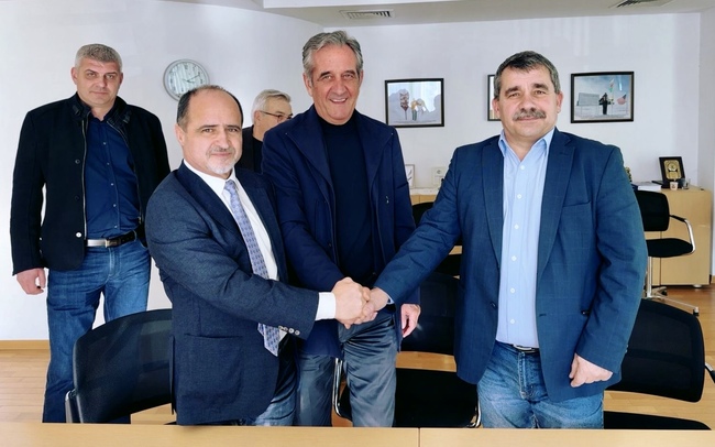 Минималната заплата във въгледобива ще се изчислява като минималната за страната, увеличена с коефициент не по-малко от 1,40, предвижда отраслов колективен трудов договор