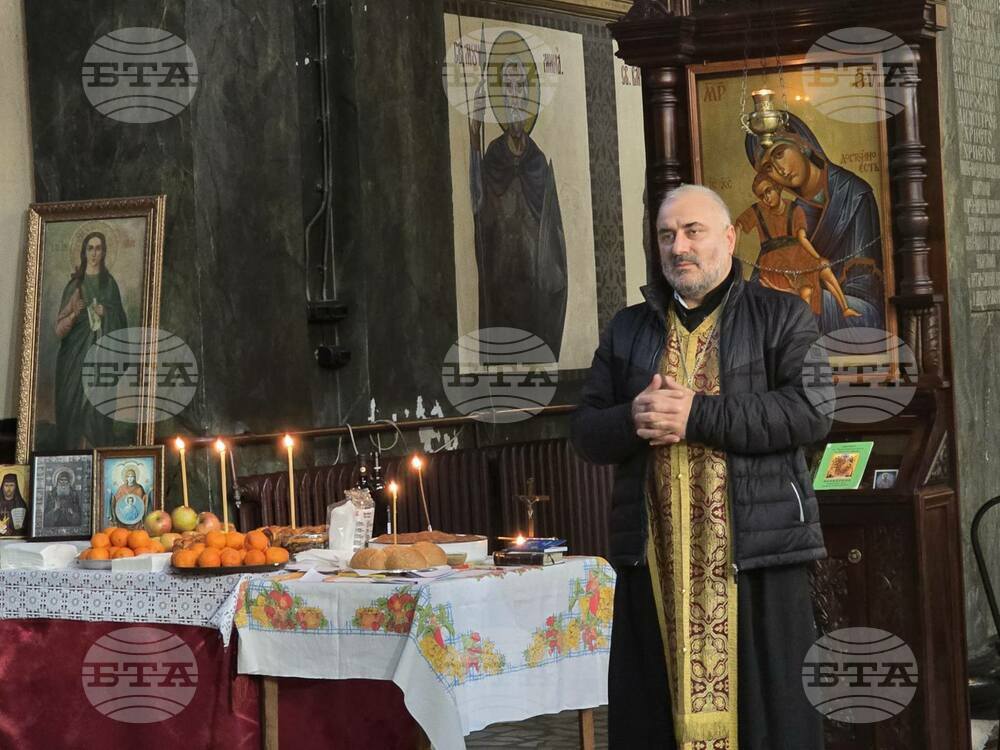 Акатист пред чудотворната икона на Божията Майка "Всецарица" беше отслужен в Добрич