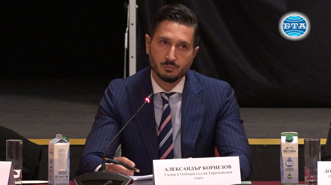 На българските съдии сякаш им дотегна да бъдат "опитните зайчета" на българската политическа власт, коментира доц. д-р Александър Корнезов