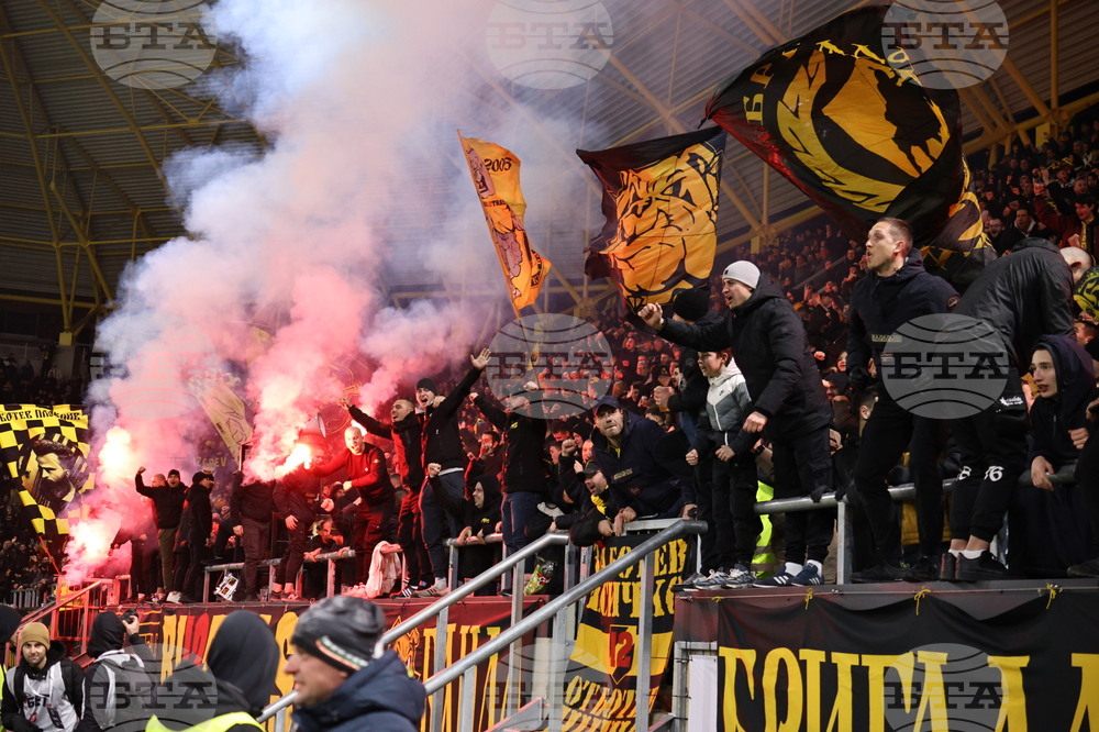 От Сдружение "ПФК Ботев" към ръководството на футболния клуб: "Подобно поведение е крайно неприемливо"