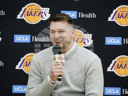 Lakers Doncic Basketball