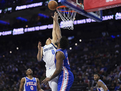 Mavericks 76ers Basketball