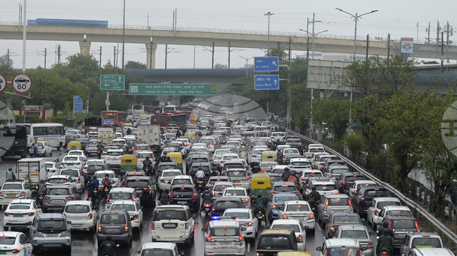 Индия планира рязко намаляване на митата за внос на автомобили от ЕС, твърди Ройтерс 