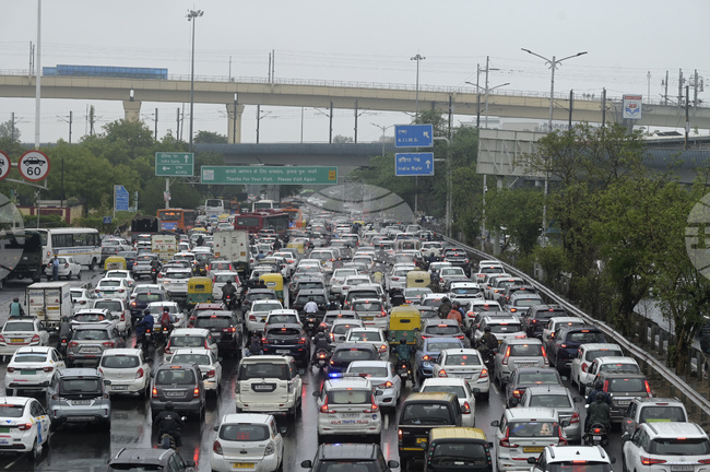 Индия планира рязко намаляване на митата за внос на автомобили от ЕС, твърди Ройтерс 