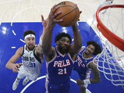 Mavericks 76ers Basketball