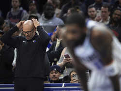 Mavericks 76ers Basketball