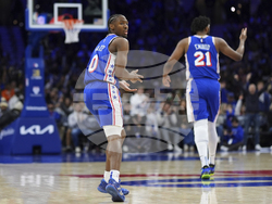 Mavericks 76ers Basketball