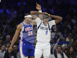 Mavericks 76ers Basketball