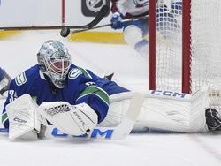Avalanche Canucks Hockey