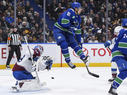APTOPIX Avalanche Canucks Hockey