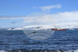 RSV 421 Crew Conducts Survey of Emona Bay Rocks on Livingstone Island