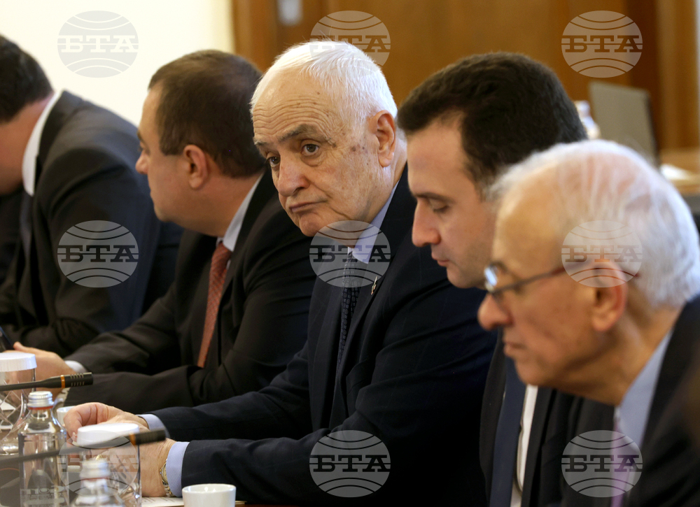 Defence Minister Zapryanov Comments on Military Personnel Salary Increase