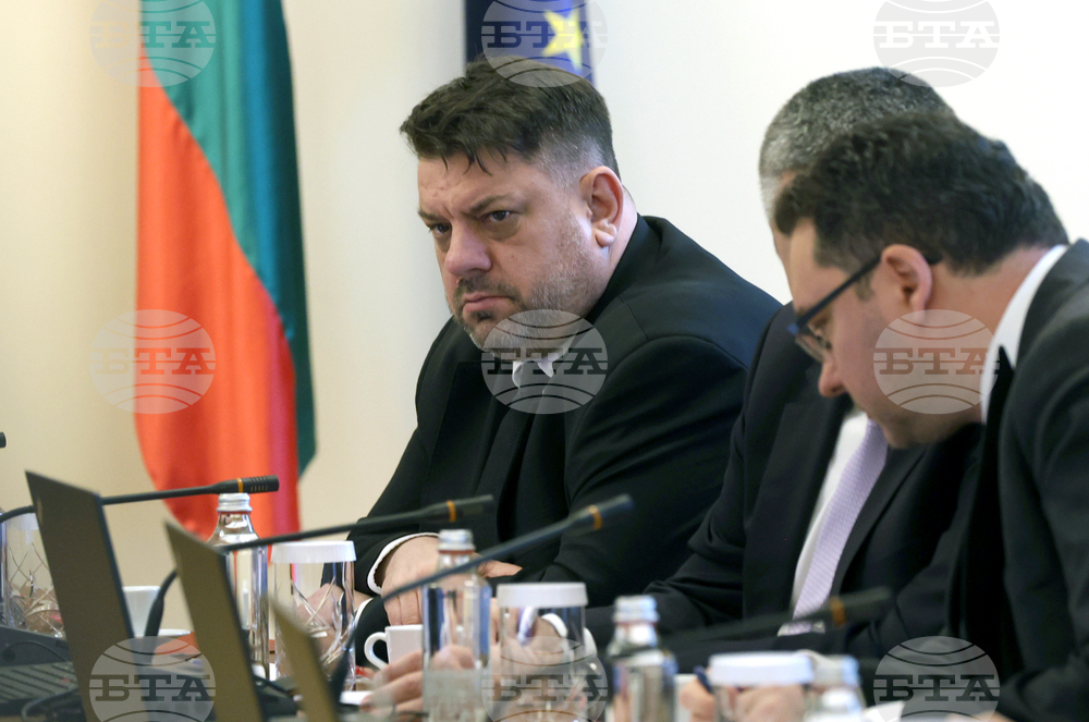 Заместник-министри в три министерства ще има "БСП - Обединена левица", съобщи вицепремиерът Атанас Зафиров