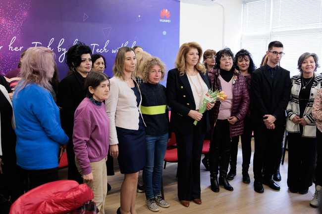 Днес се открива програмата "Жените в технологиите" за 2025 година