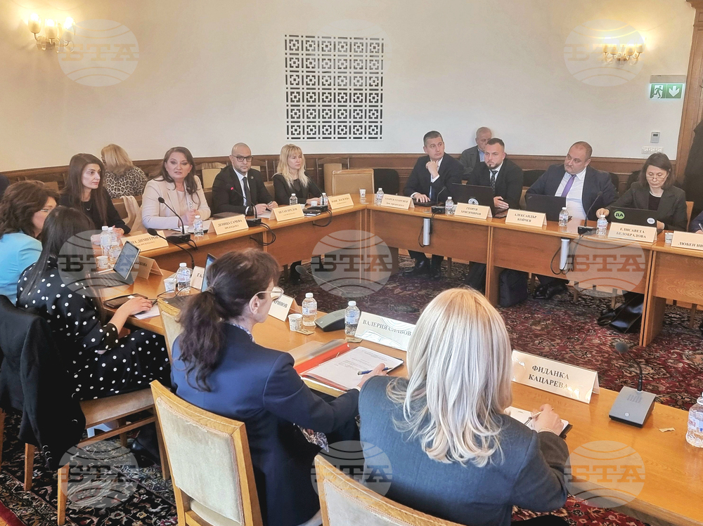 Парламент - Комисия по труда и социалната политика