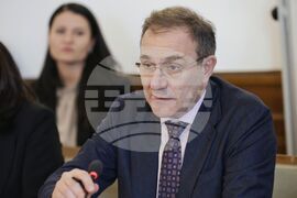 Парламент - Комисия по труда и социалната политика