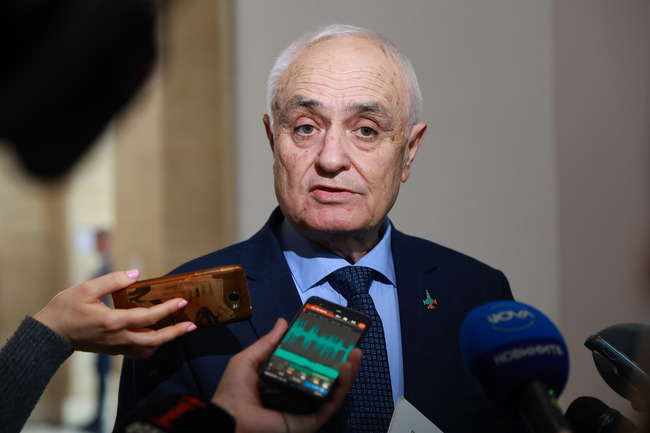 Забелязваме до петкратно увеличение на кандидатите за военна служба за войнишкия състав, каза Атанас Запрянов