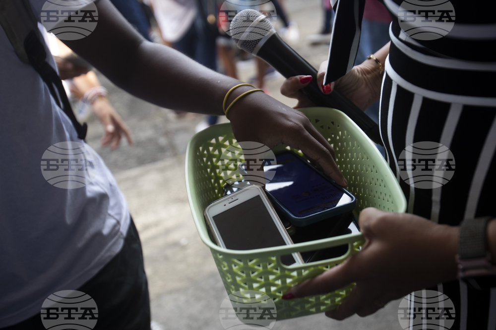 Повечето германци подкрепят въвеждането на възрастови ограничения за използването на социални медии, показва проучване